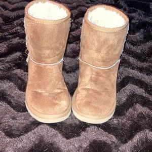 Ugg girls boots